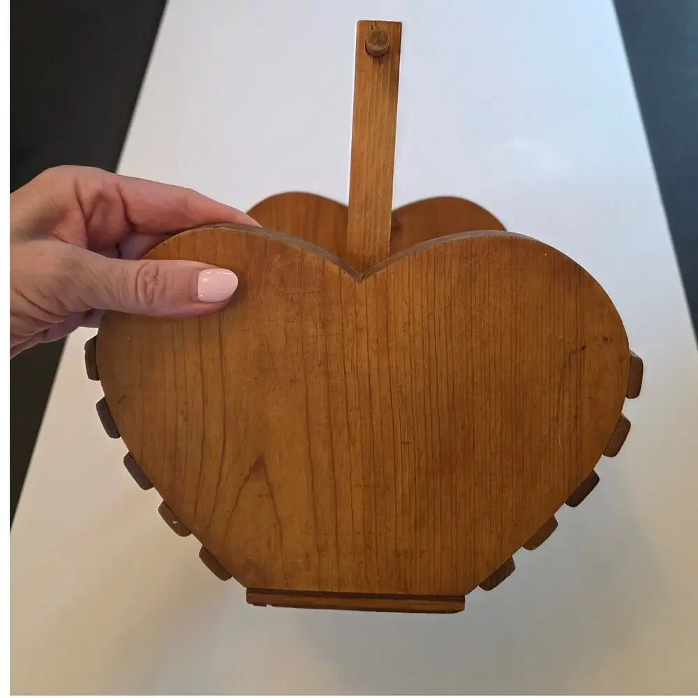 Wooden Heart Basket Vintage Heart Cottagecore Farmhouse Rustic Nostalgia 80s 90s